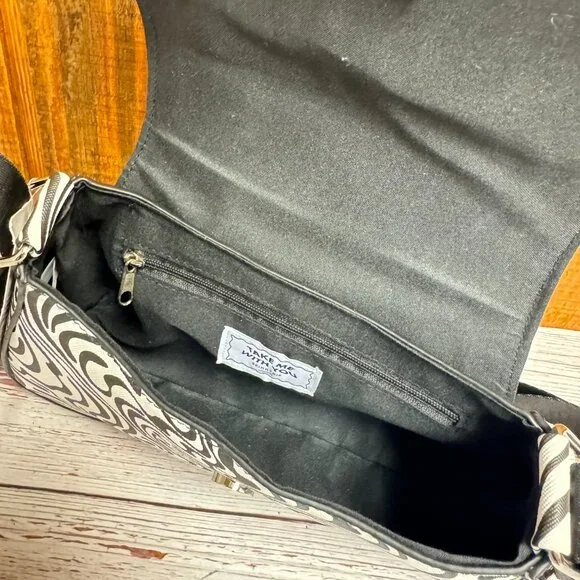 SKINNYDIP LONDON Betty Monochrome Shoulder Bag - Picture 4 of 5